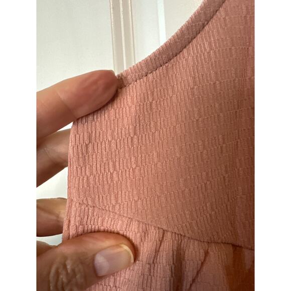 Heyson NWT Pink Textured Button Front Romper with Pockets Size Medium - Picture 6 of 8